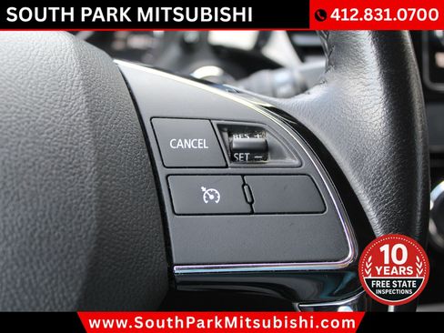 Used 2017 Mitsubishi Outlander SEL AWD/4WD image 30