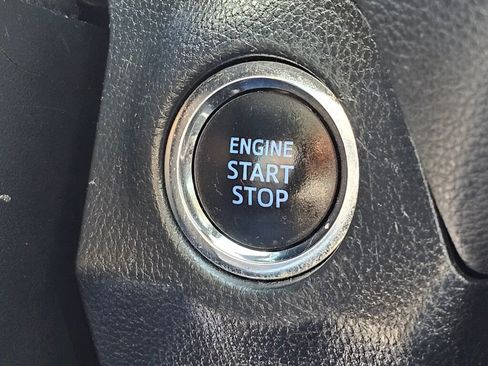 Used 2019 Toyota RAV4 XLE AWD/4WD image 30