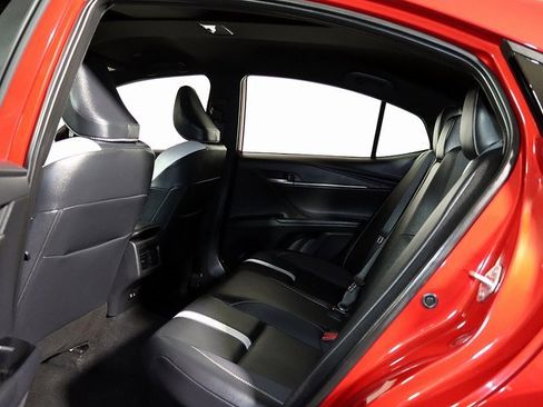 Used 2025 Toyota Camry SE image 12