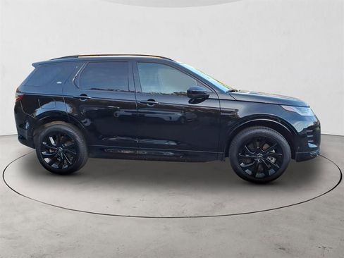 New 2025 Land Rover Discovery Sport Dynamic SE image 4
