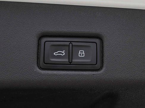 Used 2025 Audi Q5 Premium w/ Convenience Package AWD/4WD image 37