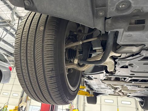 Used 2021 Mercedes-Benz GLS 450 4MATIC image 23