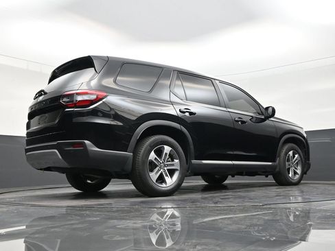 Used 2025 Honda Pilot EX-L image 25