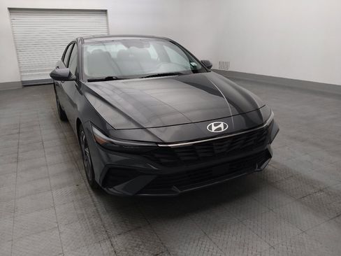 Used 2025 Hyundai Elantra SEL FWD image 14