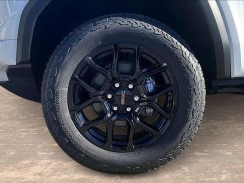 New 2026 GMC Canyon Elevation w/ Convenience Package image 11