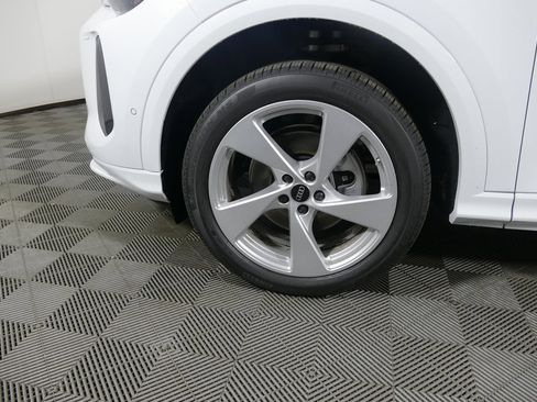 New 2025 Audi Q5 Premium Plus image 9