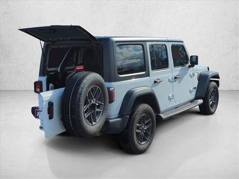 Used 2024 Jeep Wrangler Sport S image 8