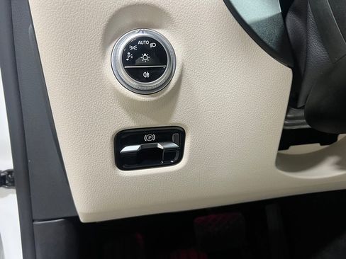 Used 2023 Mercedes-Benz C 300 4MATIC Sedan image 19