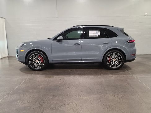New 2026 Porsche Cayenne S image 2