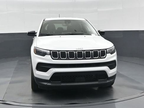 Used 2025 Jeep Compass Sport AWD/4WD image 9