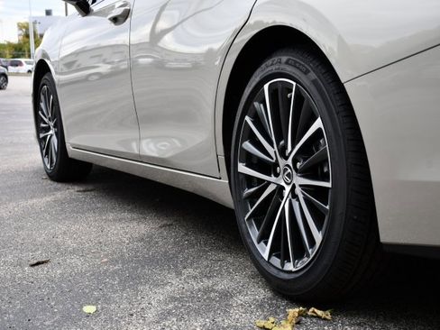 New 2025 Lexus ES 350 w/ Premium Package image 9