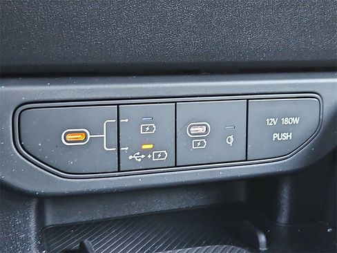 Certified 2025 Kia K4 GT-Line image 18