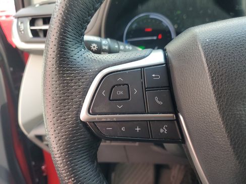 Used 2023 Toyota Sienna Limited image 18