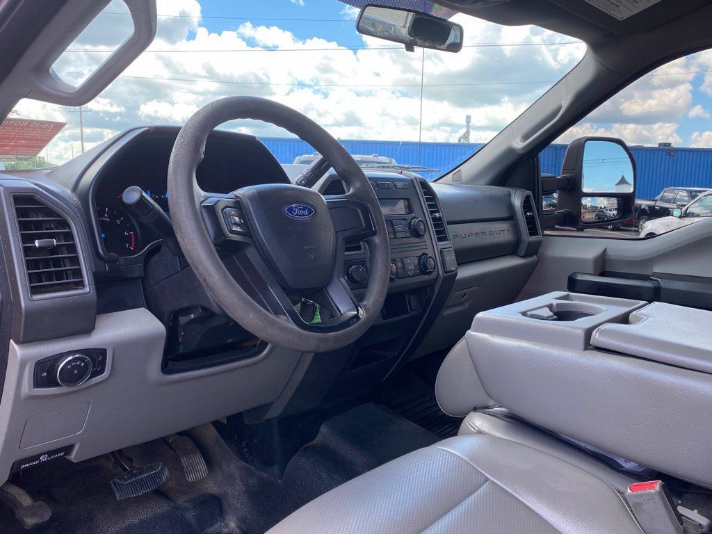Used 2017 Ford F350 XL w/ Camper Package RWD image 7
