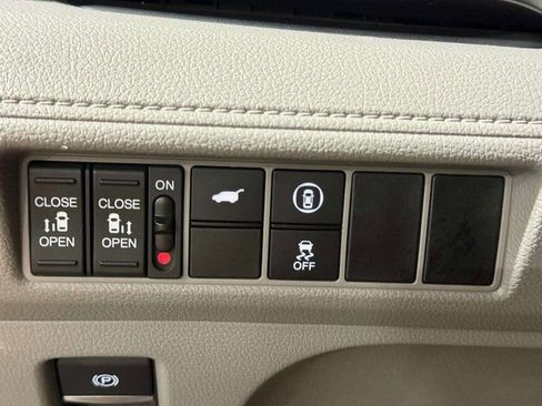 Used 2023 Honda Odyssey EX-L image 19