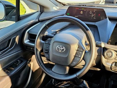Used 2023 Toyota Prius LE FWD image 30