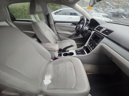 Used 2013 Volkswagen Passat 2.5 SE image 8