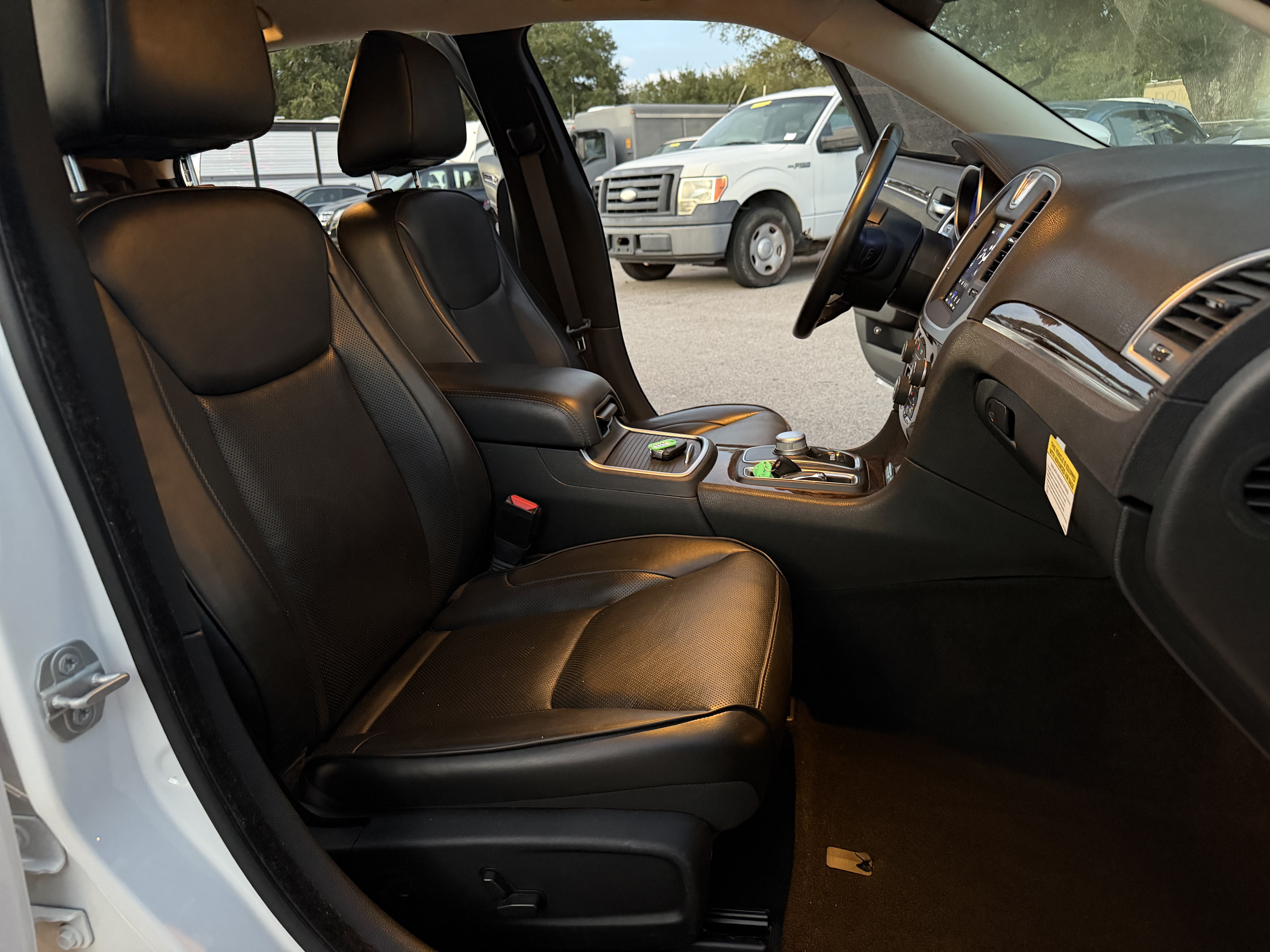 Used 2022 Chrysler 300 Touring L w/ Comfort Group RWD image 28