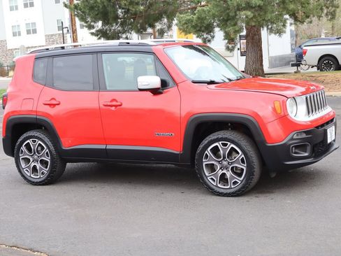 Used 2016 Jeep Renegade Limited image 2