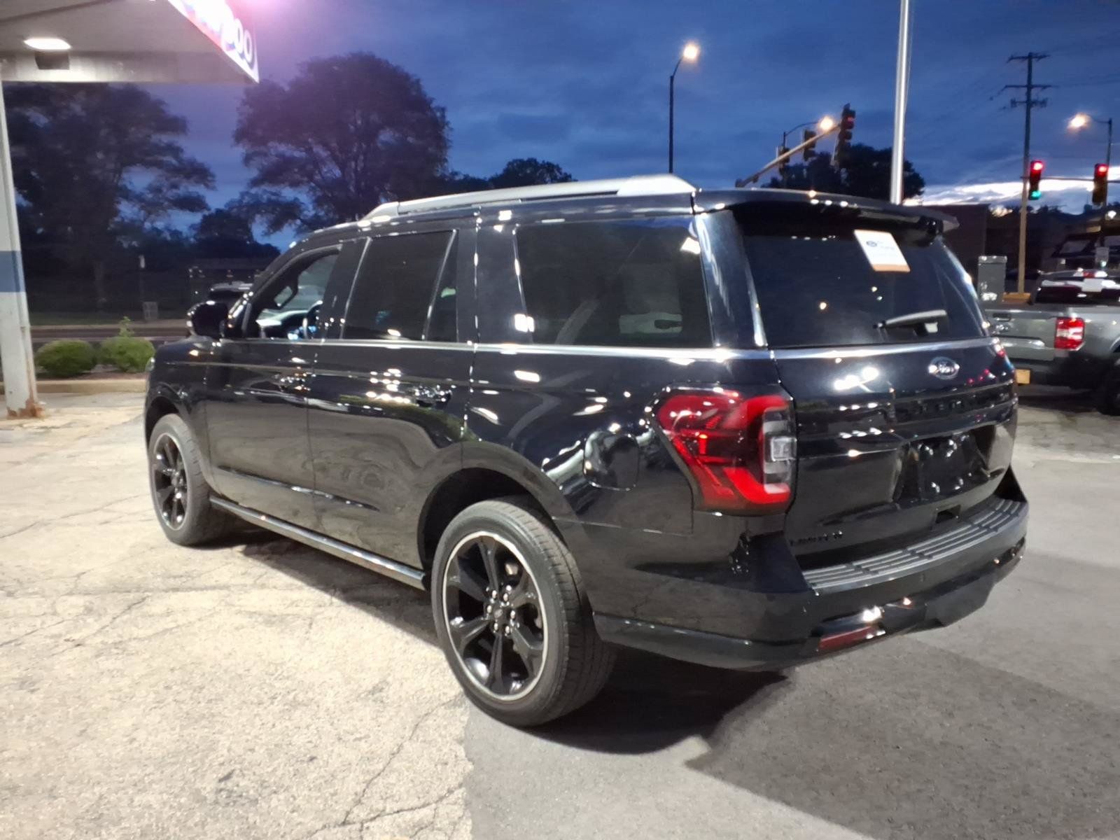 Certified 2023 Ford Expedition Limited AWD/4WD image 5