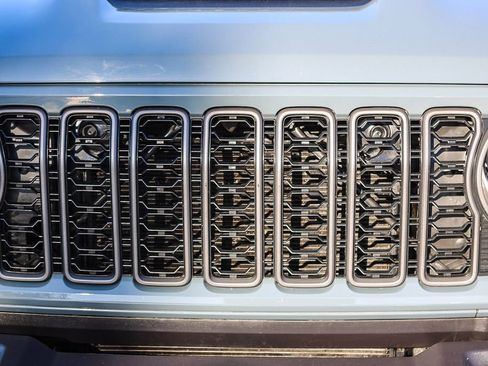 Used 2026 Jeep Gladiator Mojave AWD/4WD image 6