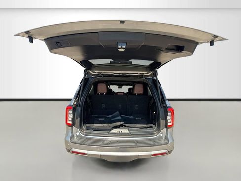 Used 2022 Ford Expedition Limited RWD image 28