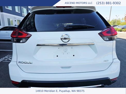 Used 2017 Nissan Rogue S image 4
