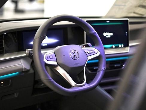 New 2026 Volkswagen Tiguan SE R-Line AWD/4WD image 12