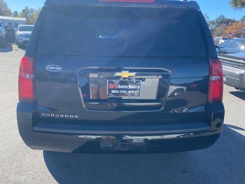Used 2018 Chevrolet Suburban LT image 4