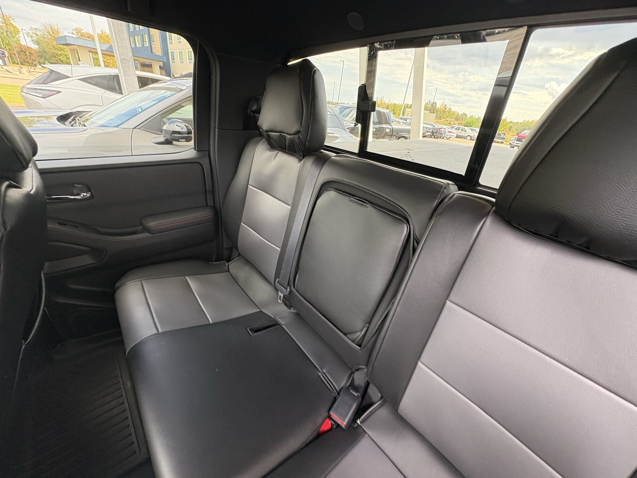 Used 2023 Nissan Frontier Pro-X w/ Pro Convenience Package RWD image 25