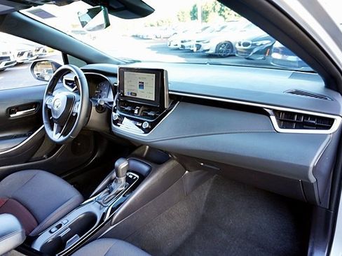 Used 2025 Toyota Corolla SE image 10