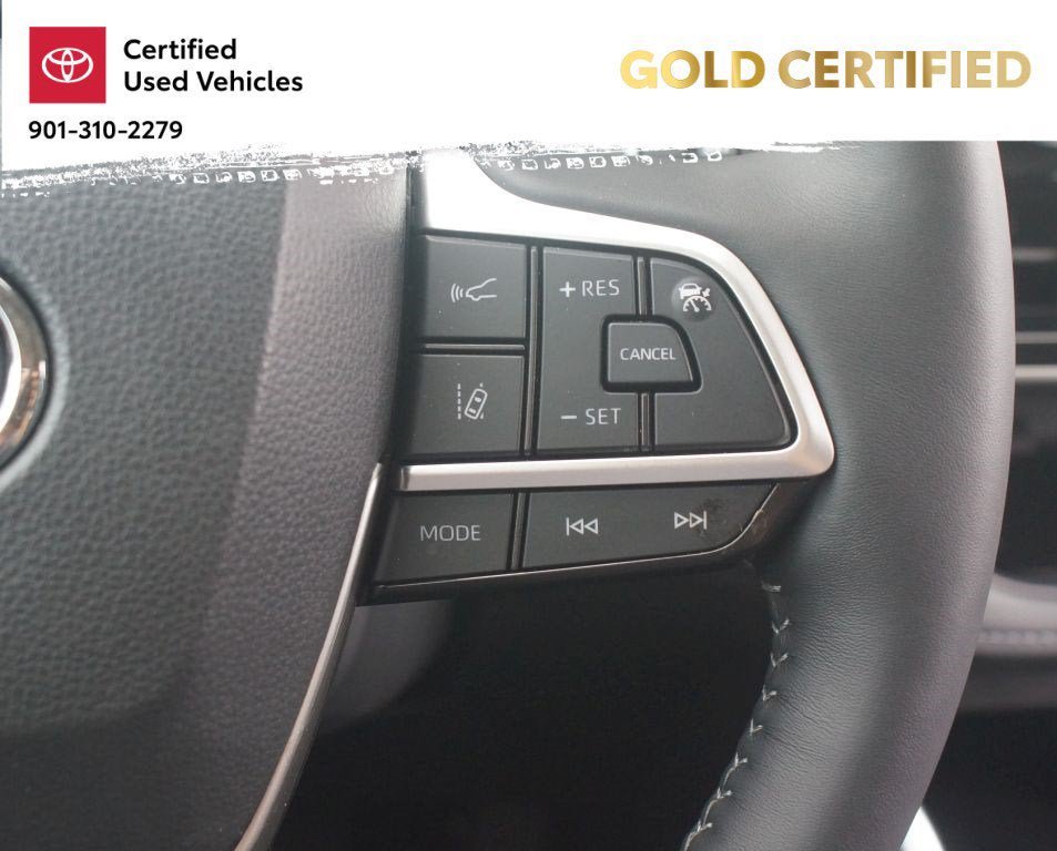 Used 2025 Toyota Highlander Limited AWD/4WD image 11