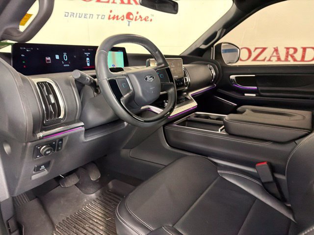 Used 2025 Ford Expedition Platinum w/ Stealth Performance Package AWD/4WD image 19