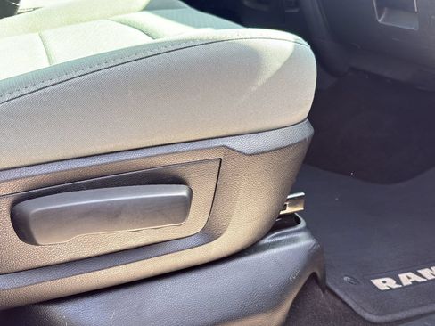 Used 2016 RAM 1500 Express RWD image 21