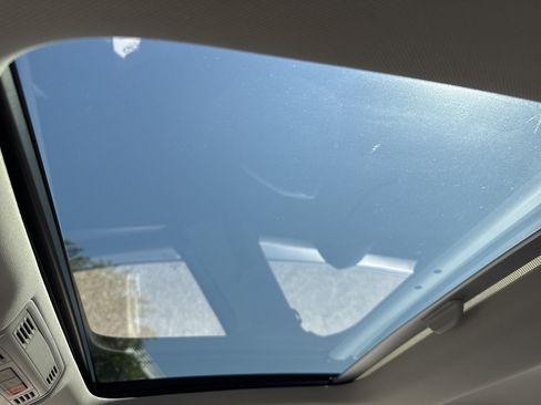 Certified 2025 Volkswagen Jetta SE FWD image 15
