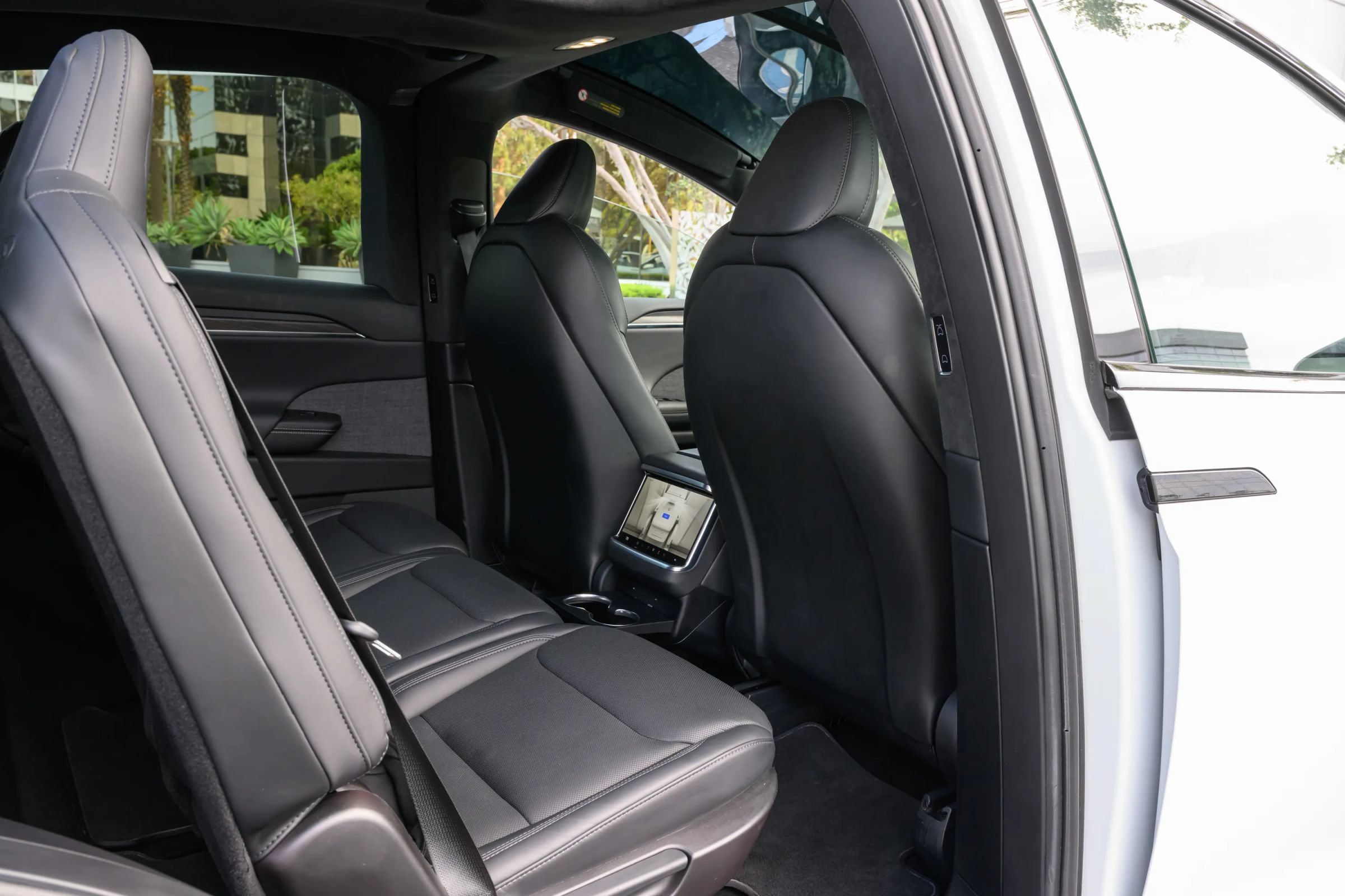 Used 2024 Tesla Model X AWD/4WD image 25