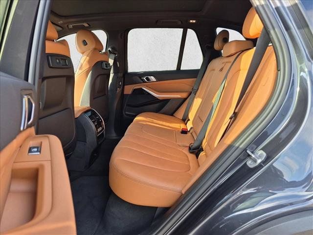 Used 2021 BMW X5 xDrive40i w/ Convenience Package AWD/4WD image 18