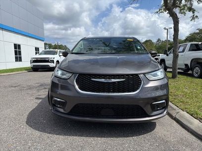 Used 2023 Chrysler Pacifica Touring-L