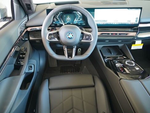 New 2026 BMW i5 eDrive40 w/ Executive Package image 15