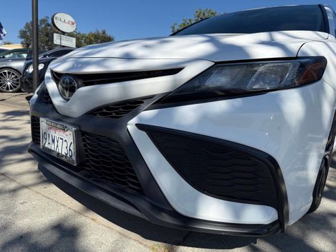 Used 2022 Toyota Camry SE image 16