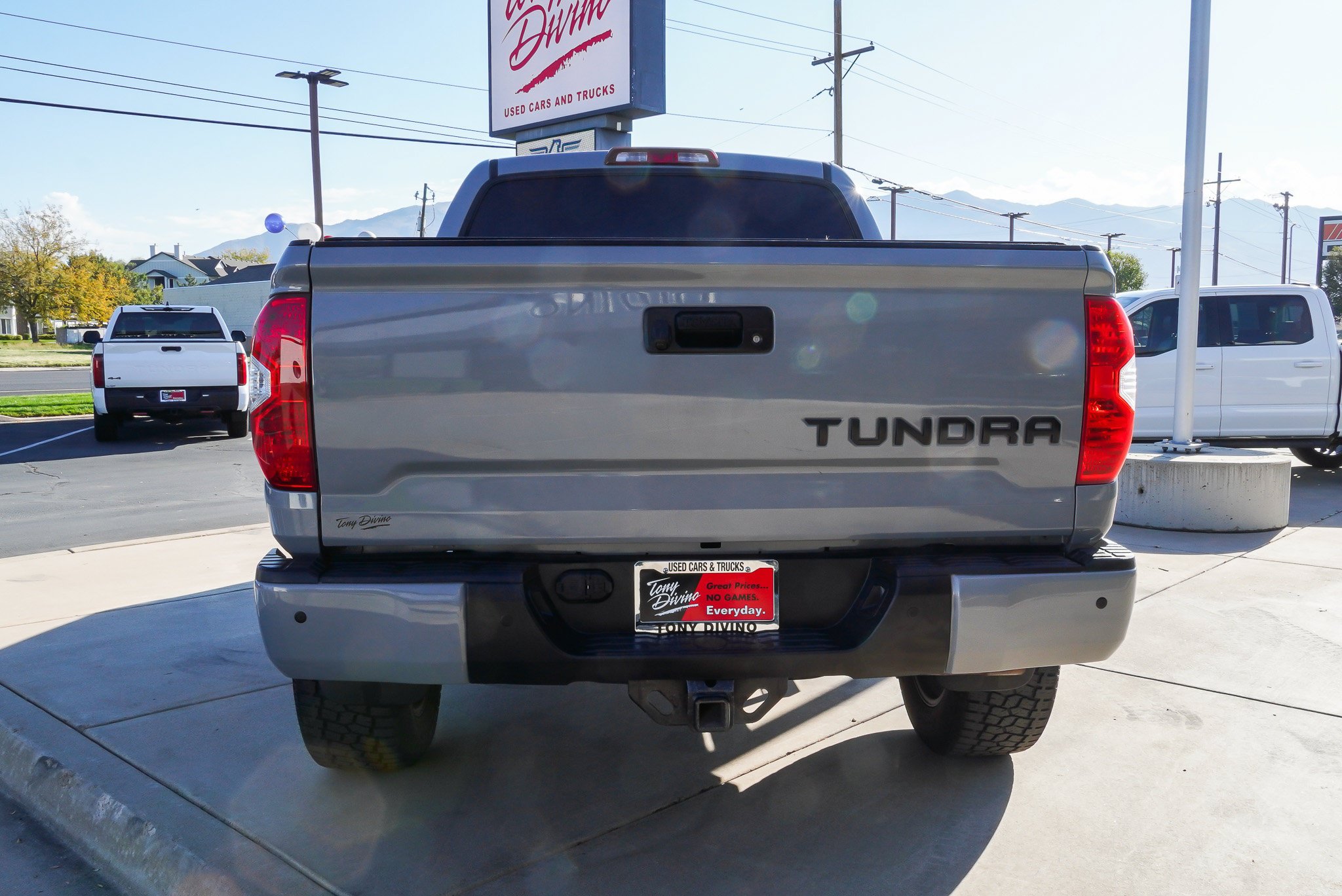 Used 2018 Toyota Tundra SR5 AWD/4WD image 7