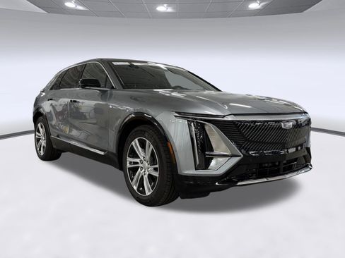 Certified 2024 Cadillac Lyriq Tech w/ Driver Assist Package AWD/4WD image 7