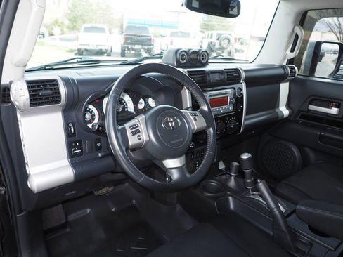Used 2014 Toyota FJ Cruiser 4WD w/ Upgrade Package image 13