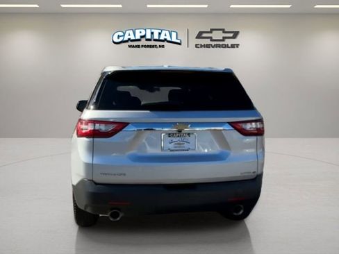 Used 2021 Chevrolet Traverse LS image 4