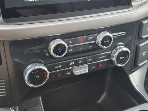 Used 2025 Ford F150 Lightning XLT image 30