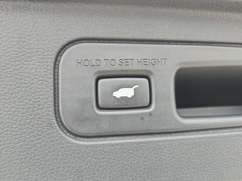 Used 2024 Honda Pilot Touring image 26