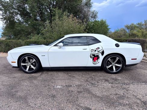 Used 2014 Dodge Challenger R/T RWD image 8