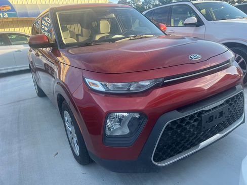 Used 2020 Kia Soul LX image 3