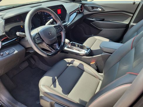 Used 2025 Chevrolet Trax RS w/ Driver Confidence Package image 14