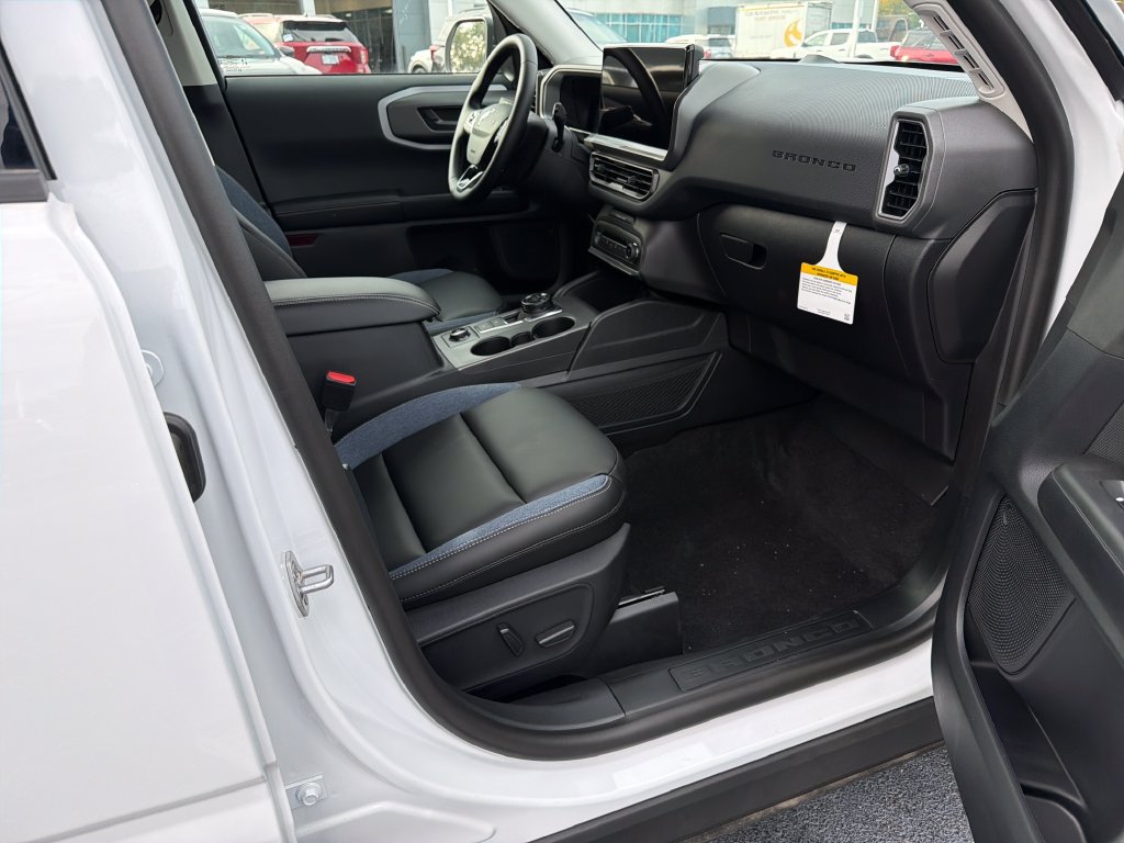 Used 2025 Ford Bronco Sport Outer Banks AWD/4WD image 15